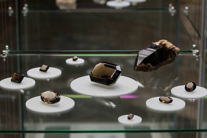 Výstava sbírky broušených kamenů, Největší české drahokamy - akvizice století, začala 24. října v Muzeu Českého ráje v Turnově. Expozice bude v muzeu k vidění až do 3. prosince.