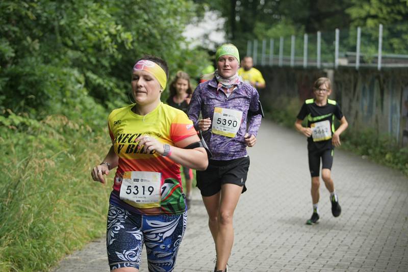 Nejen amatérští běžci si vyzkoušeli své schopnosti při libereckém RunTour.