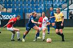 Liberecké fotbalistky (v modrém) na závěr sezony podlehly na stadionu U Nisy pražské Slavii. Foto: Jan Šlégl/FC Slovan Liberec