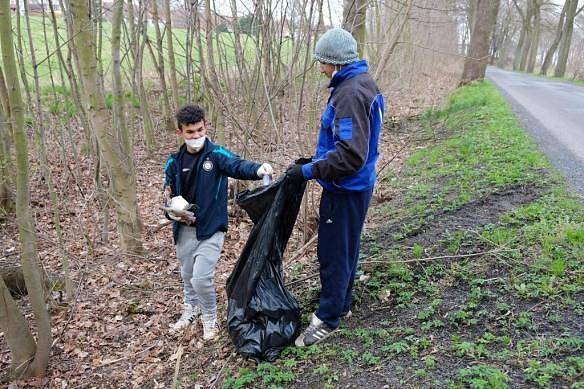 Téměř pět desítek žáků Základní školy speciální Frýdlant se ve středu 21. dubna 2021 zapojilo v rámci mezinárodního Dne Země do úklidu Frýdlantu.