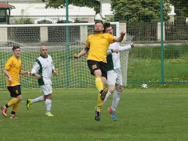 Fotbal - zápas Nová Ves - Vratislavice 2:4