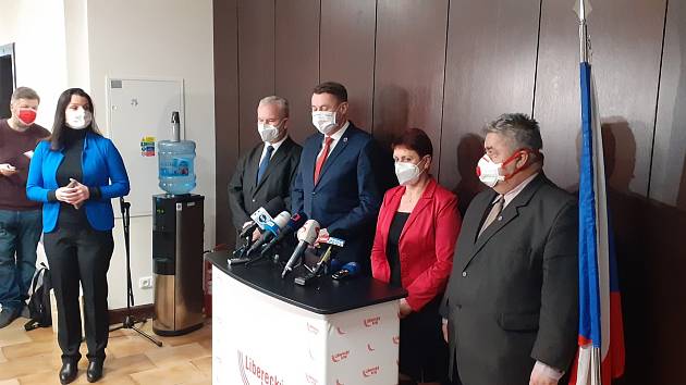 Jednání ministryně životního prostředí Anny Hubáčkové se starosty obcí z pohraničí a místními v Hrádku nad Nisou.