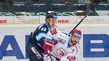 Utkání 45. kola Tipsport extraligy ledního hokeje se odehrálo 30. ledna v liberecké Home Credit areně. Utkaly se celky Bílí Tygři Liberec a HC Oceláři Třinec. Na snímku v modrém Lukáš Jašek.