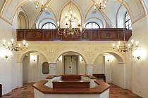 Nově opravená synagoga v Nové Cerekvi, synagoga v Březnici. Jičínská židovská škola a synagoga v Úštěku, která byla otevřena spolu se sousedním rabínským domem a je používána jako vzdělávací centrum.