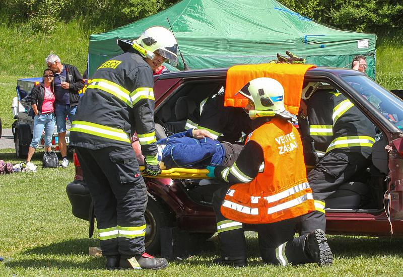 Zábavní odpoledne pro rodiče a děti nabídlo sport, adrenalin, tanec i ukázky hasičů či záchranářů.