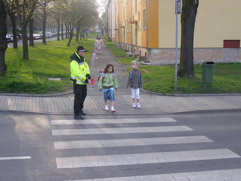 Liberečtí strážníci hlídkují u škol a přechodů. Ilustrační foto.