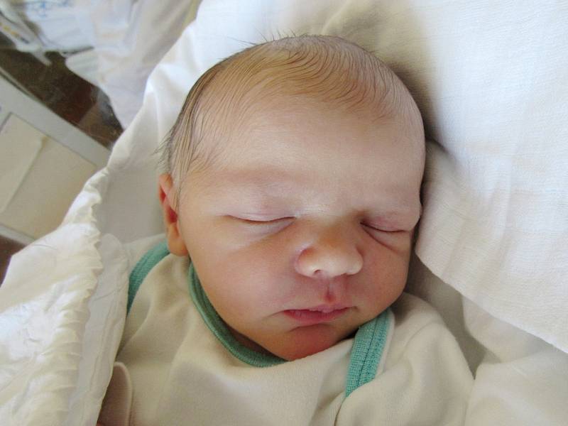 ANTONÍN KOPŘIVA Narodil se 30. května v liberecké porodnici mamince  Lucii Kopřivové z Jablonného v Podještědí. Vážil 3,70 kg.