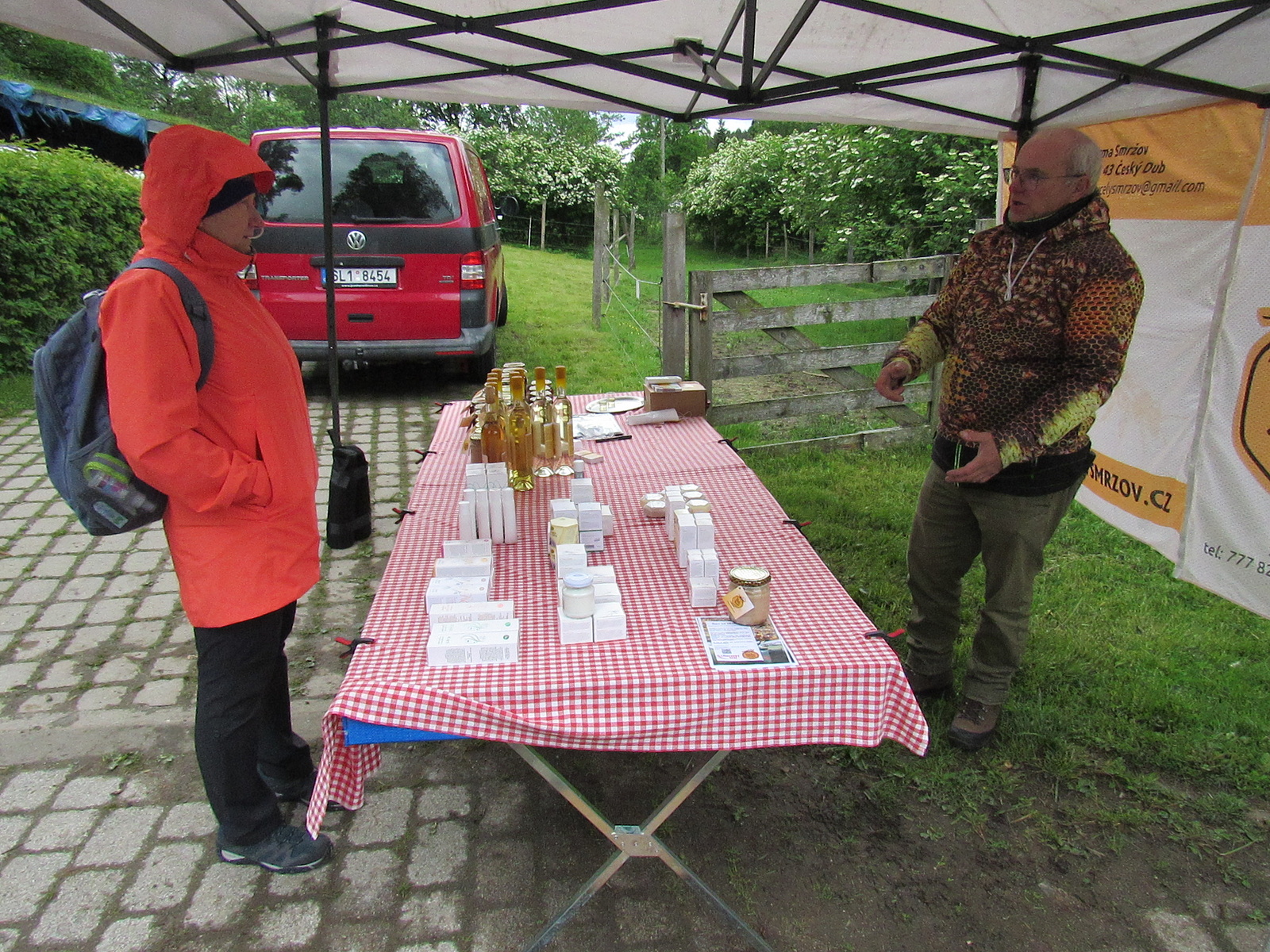 FOTO, VIDEO: Ekocentrum se proměnilo ve velký úl. Pořádali tu tradiční den  včely - Liberecký deník