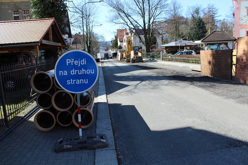 V Liberci od března probíhá uzavírka Klášterní ulice, a také křižovatky s ulicí Husova.