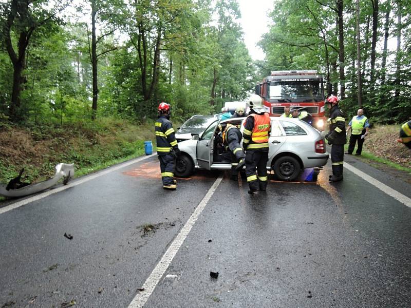 Hasiči řešili o víkendu několik nehod napříč Libereckým krajem.