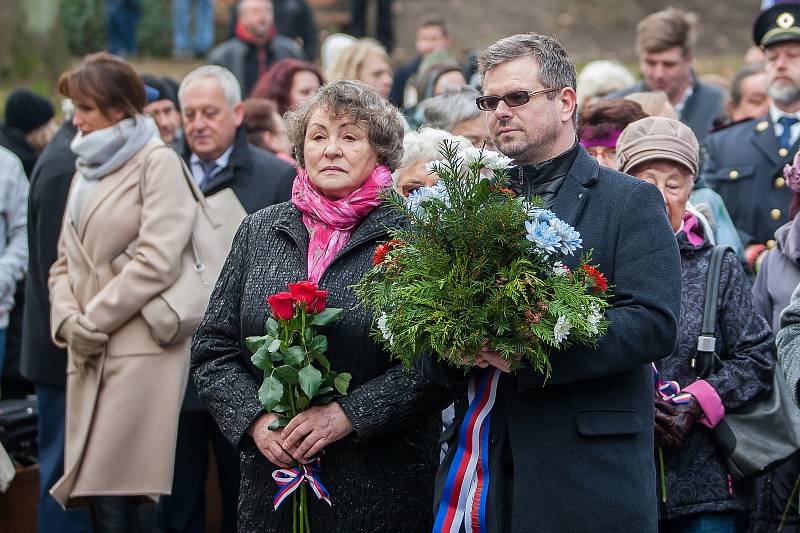 Vzpomínkové shromáždění se konalo 17. listopadu u Památníku obětem komunismu v Liberci u příležitosti výročí sametové revoluce v roce 1989.