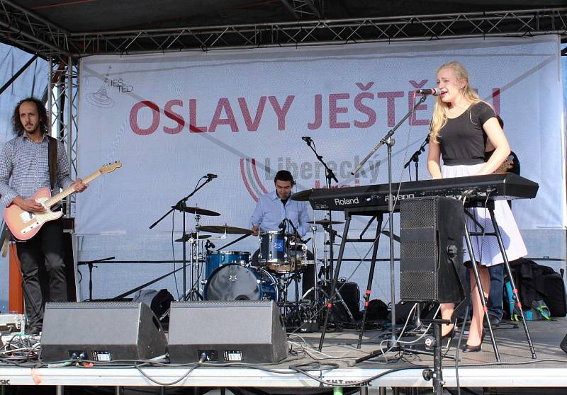 Vysílač a horský hotel Ještěd slavil pětačtyřicáté narozeniny.