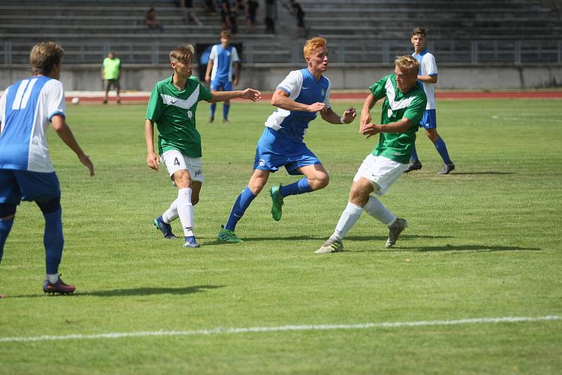 Slovan Liberec (v modrých dresech) nezvládl dobře rozehraný zápas a přestože vedl 2:0, nakonec s Jabloncem jen plichtil 2:2.