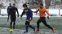 Fotbalisté českolipské Lokomotivy (v modrém) porazili v 1. kole Poháru LKFS Doksy 8:1. Foto: Jaroslav Marek