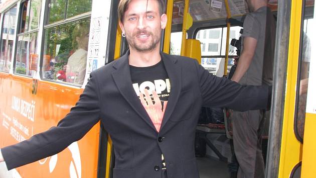 PATRONEM tramvajové linky bezpečí se stal i František Bořík z kapely MANDRAGE.