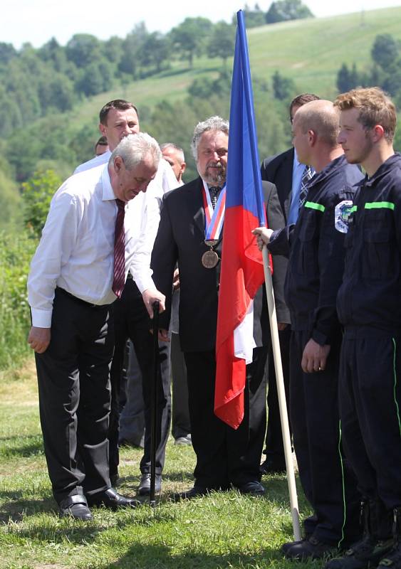 Prezident republiky na návštěvě Nové Vsi na Jablonecku.