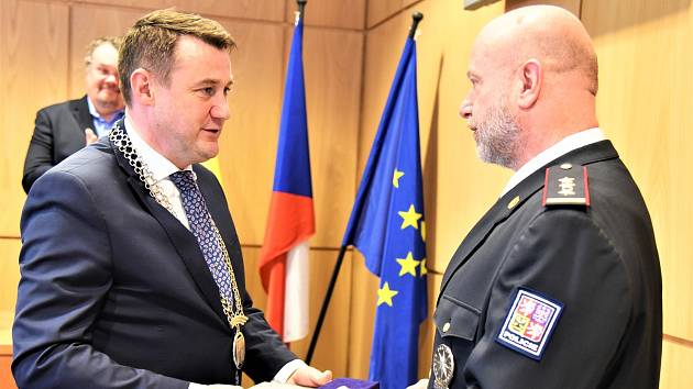 Záslužnou medaili integrovaného záchranného systému Libereckého kraje I. stupně dostal končící ředitel Policie ČR v Libereckém kraji Ondřej Musil.
