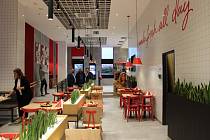 Nová restaurace KFC se nachází v obchodním centru Forum Liberec a byla slavnostně otevřena ve středu 18. října.