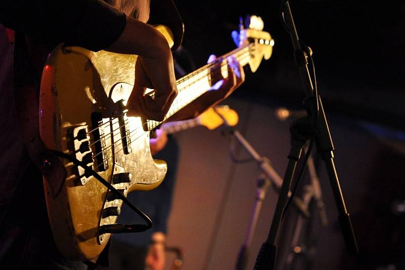 VLTAVA zahrála v novém složení v libereckém Bunkr Rock Clubu. Dechové nástroje kapele dodaly šmrnc.