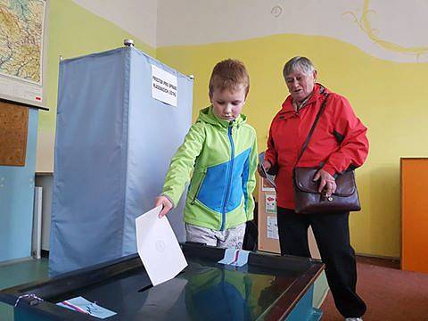 Svůj hlas odevzdávají voliči také v Jablonci nad Nisou.