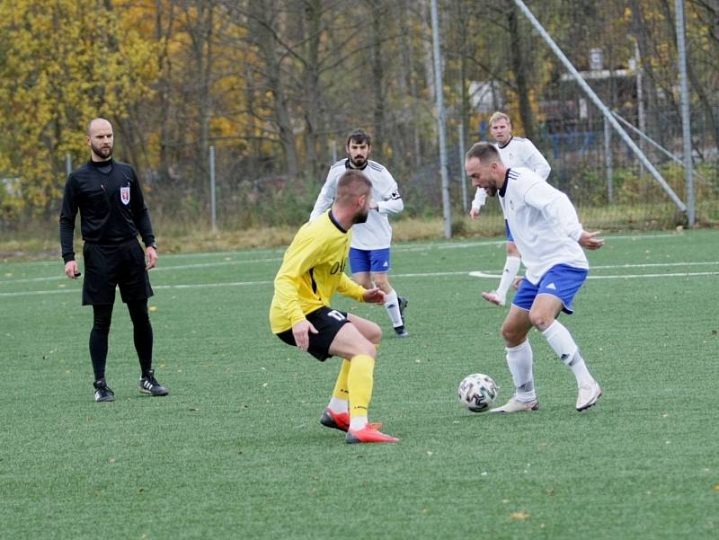 Hodkovice (bílé dresy) doma překvapivě porazily vedoucí Rozstání.