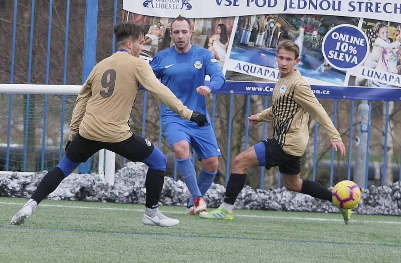 Chrastava (v modrém) podlehla v přípravném fotbale libereckému dorostu U18.