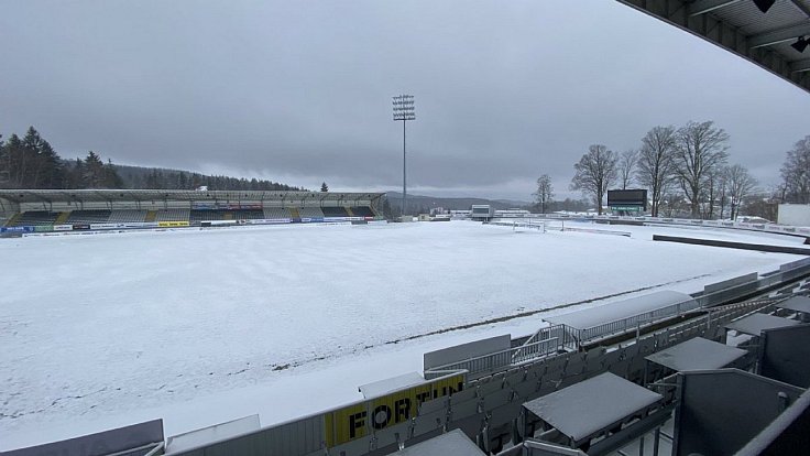 Klimatické podmínky komplikují start fotbalového jara. Nejen pod Ještědem, ale v celém severočeském regionu. Jablonec bude dohrávat se Slováckem na začátku dubna.