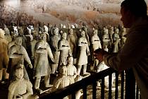 Terakotová armáda, která zobrazuje model hrobky prvního čínského císaře Š-chuang-tia.