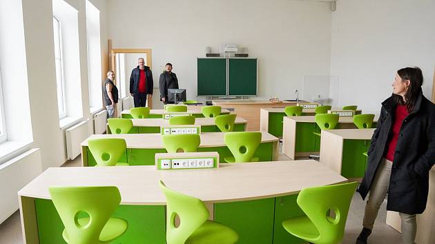 Nové odborné učebny, vybavení i vkusně rekonstruované interiéry. Na Základní škole U Školy město Liberec dokončilo částečnou rekonstrukci za bezmála 46 milionů korun.