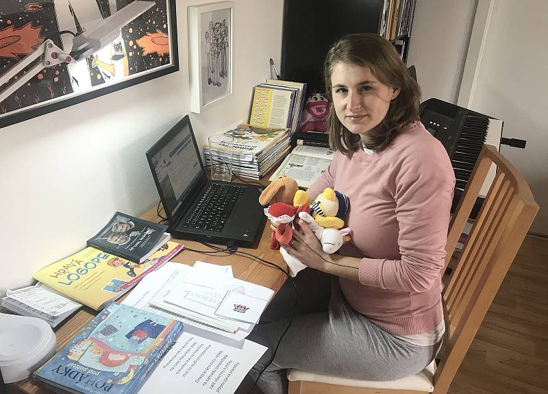 Kateřina Svobodová působí jako učitelka v Mateřské škole Hvězdička v Liberci. Aktuálně probíhá výuka on-line.
