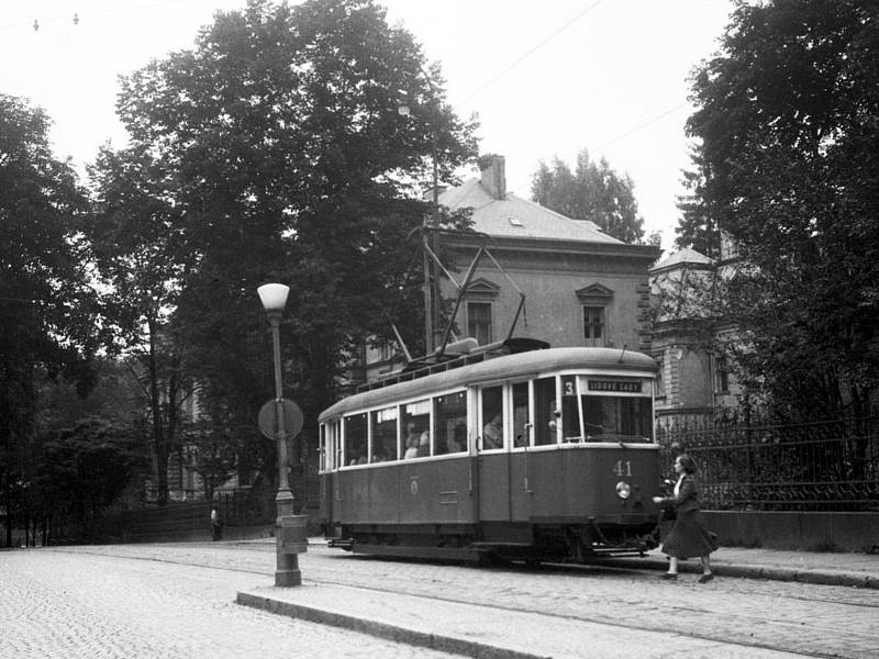 Liberecká tramvaj z 30. let 20. století.