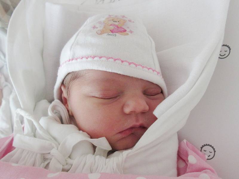 KAROLÍNA KREJČOVÁ Narodila se 30. května v liberecké porodnici  mamince Petře Krejčové z Liberce.  Vážila 3,12 kg a měřila 49 cm.