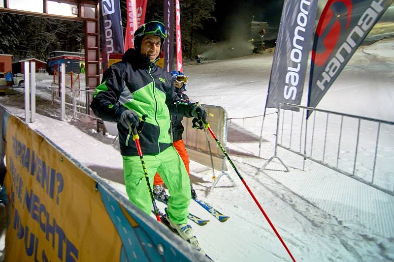 Zahájení lyžařské sezony na Ještědu v pátek 14. prosince