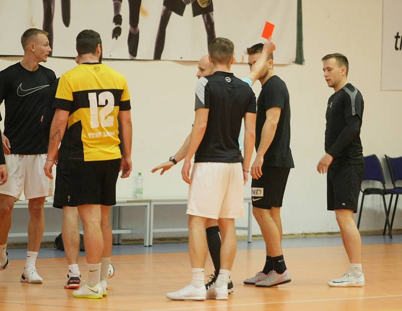 Nejlepší ze šestnácti futsalových týmů byli na libereckém turnaji Šohajci.