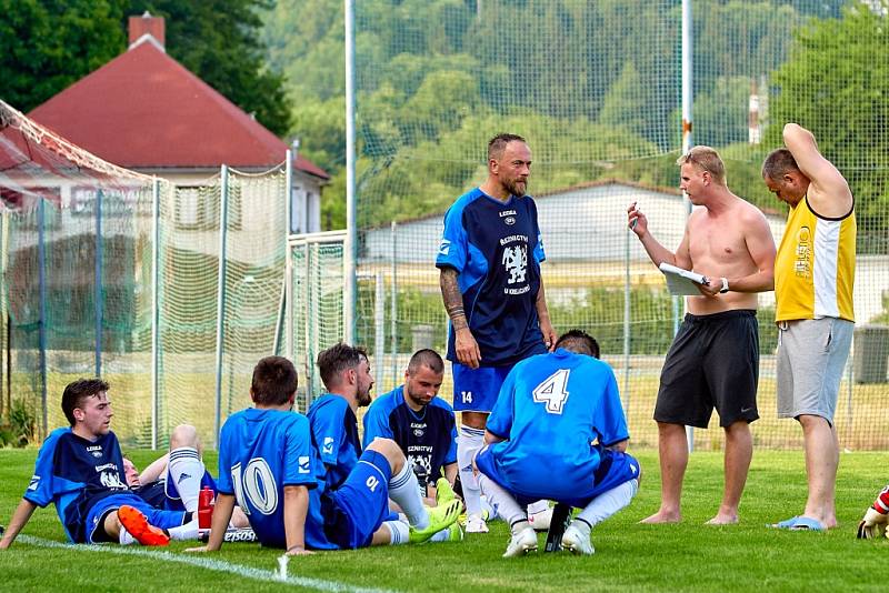 Utkání Hodkovice (modré dresy) - Rozstání skončilo výsledkem 1:3.