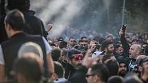 Fanoušci PAOK Soluň v Liberci při pochodu na stadion.