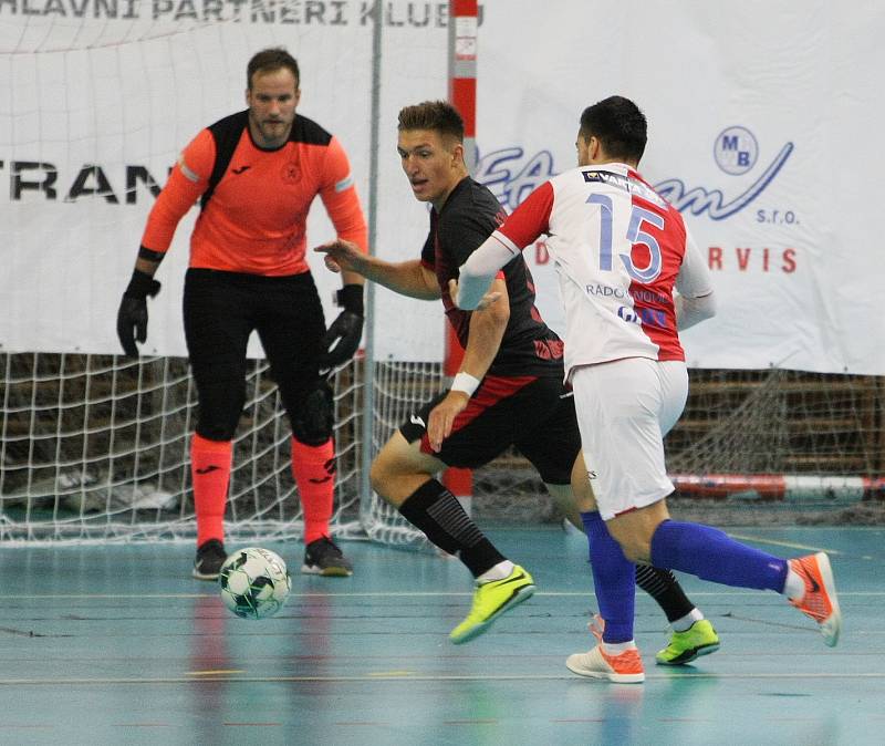 FTZS Liberec hrál mistrovský zápas se Slavií Praha. Prohrál 5:7.