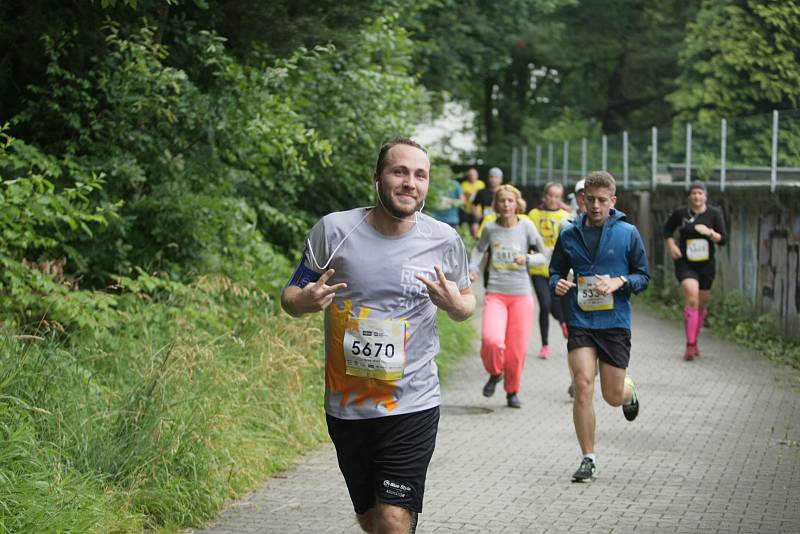 Nejen amatérští běžci si vyzkoušeli své schopnosti při libereckém RunTour.