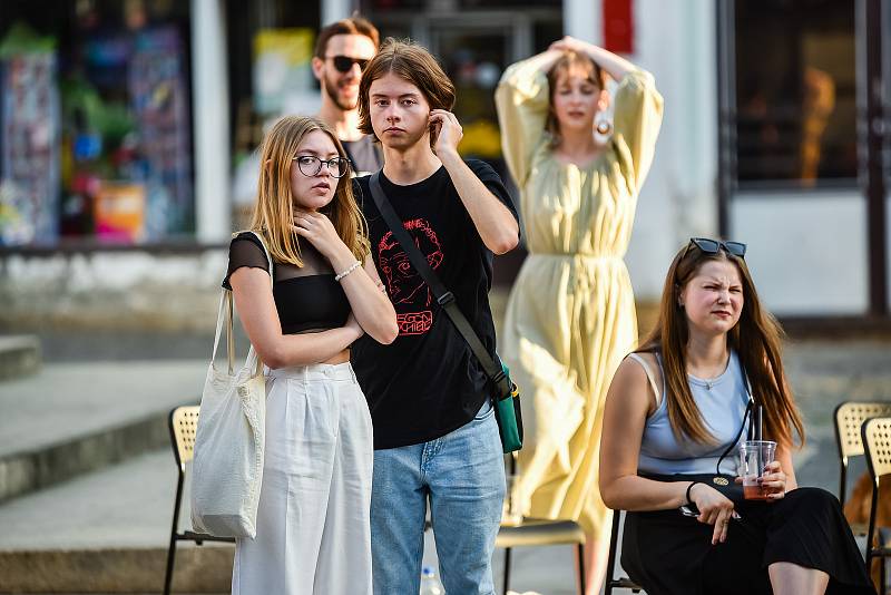 Pestrý program opět nabídne Léto na náměstí v Liberci. Zahájil ho koncert Big Bandu Jazz Tube z Augsburgu a Big Bandu ZUŠ Liberec.