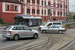 I přes zákazy se řidiči snaží projet ulicí Rumunskou nebo 8. března. Často to berou i pěší zónou v Moskevské ulici, která na průjezd aut není uzpůsobena.
