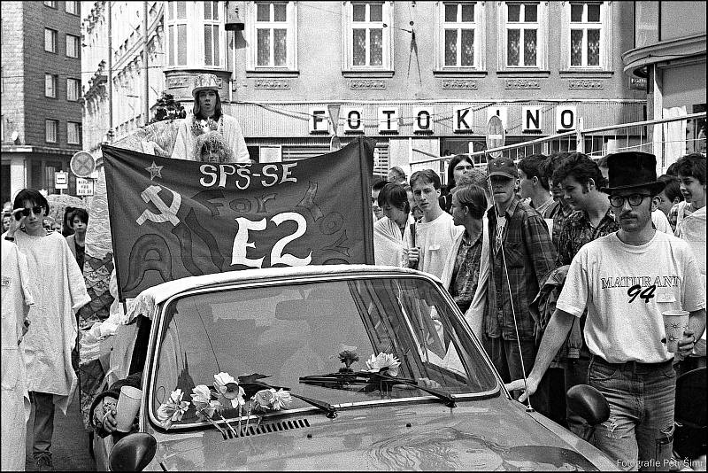 Jak slavili mladí lidé v Liberci studentský svátek před téměř třiceti lety.