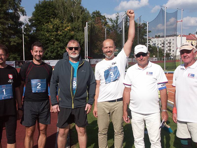 Rekord Ludvíka Daňka, který v roce 1964 hodil 64,55 metrů, v Turnově nepokořili ani letos.