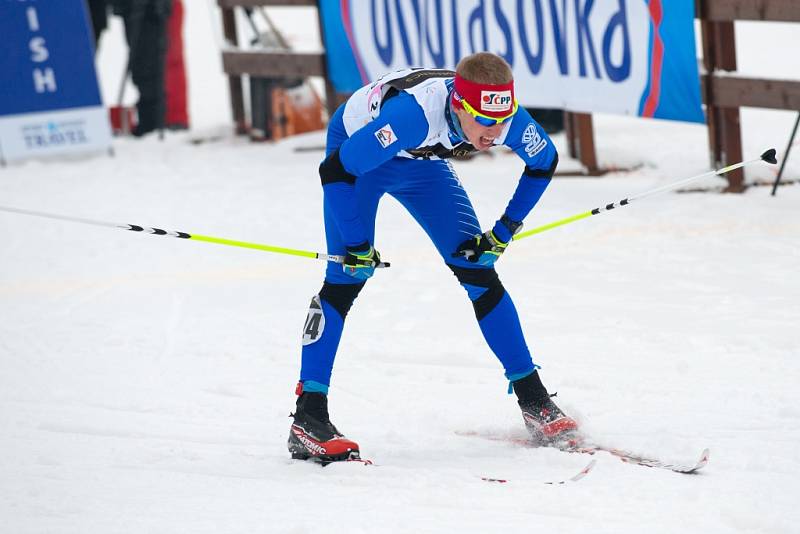První den lyžařského šampionátu juniorů.