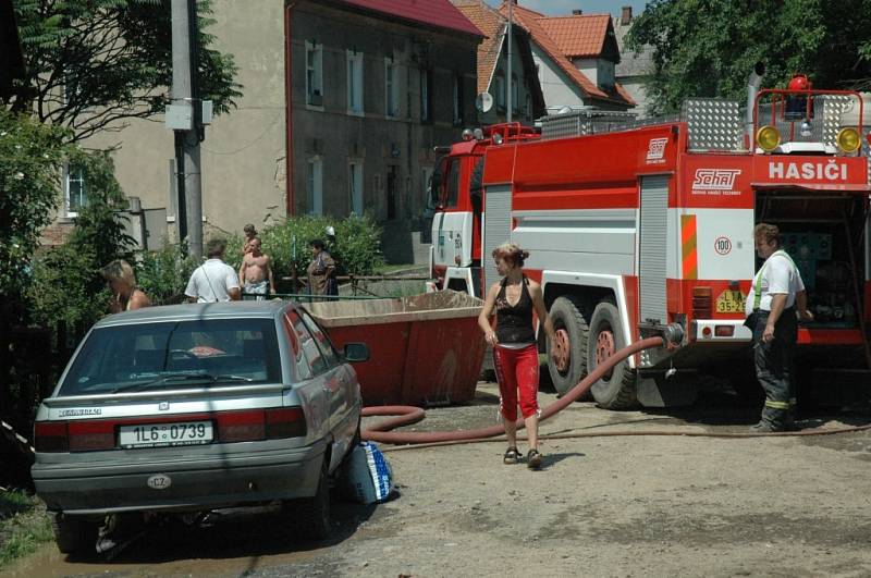 Následky po povodni.