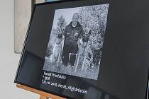 Pieta za vojenského kynologa Tomáše Procházku, který padl 22. října při útoku v Afghánistánu. Snímek je z 23. října 2018.