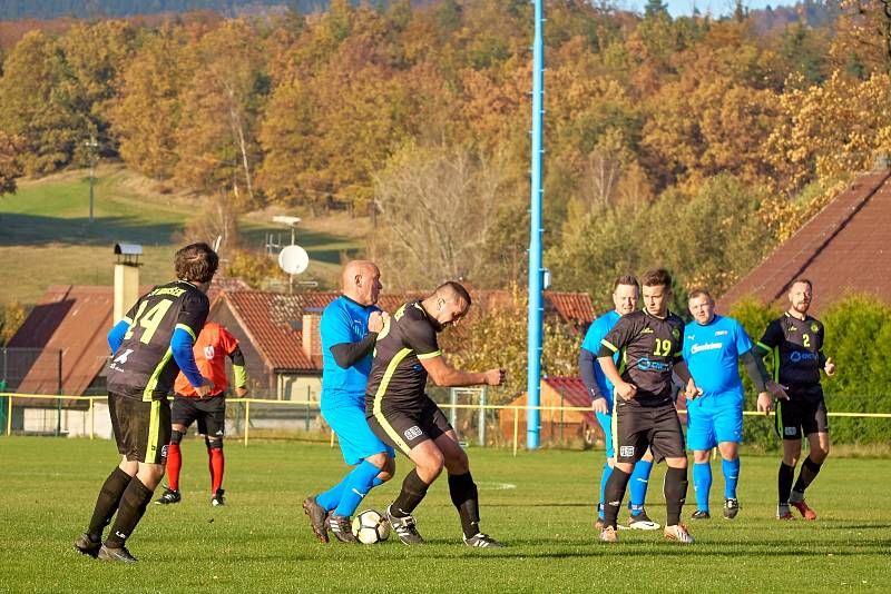 Pět branek padlo v utkání Mníšek – Bílý Kostel B. Těsné vítězství 3:2 nakonec slavil domácí Mníšek.