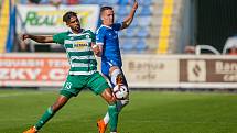 Zápas 5. kola první fotbalové ligy mezi týmy FC Slovan Liberec a Bohemians 1905 se odehrál 18. srpna na stadionu U Nisy v Liberci. Na snímku zleva Abdulla Yusuf Helal a Ondřej Karafiát.