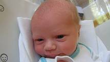 Adam Šindelář se narodil 30. května v liberecké porodnici mamince Michaele Brunerové z Hrádku nad Nisou. Vážil 2,8 kg a měřil 48 cm.