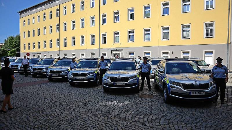 Policisté v kraji mají nová služební auta.