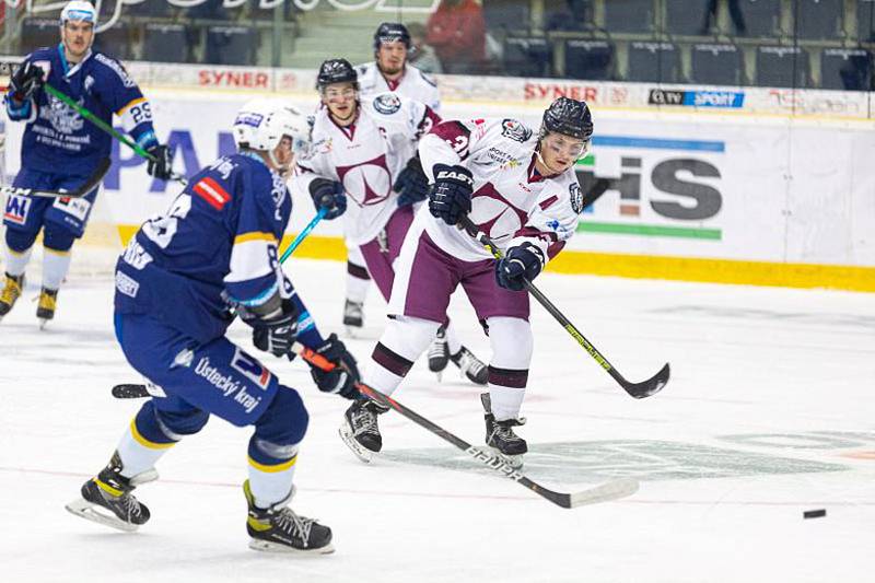 Hokejové derby mezi Technickou univerzitou v Liberci a Univerzitou Jana Evangelisty Purkyně v Ústí nad Labem.